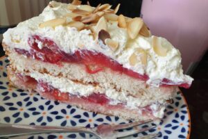 Fruit & Cream layers Cake